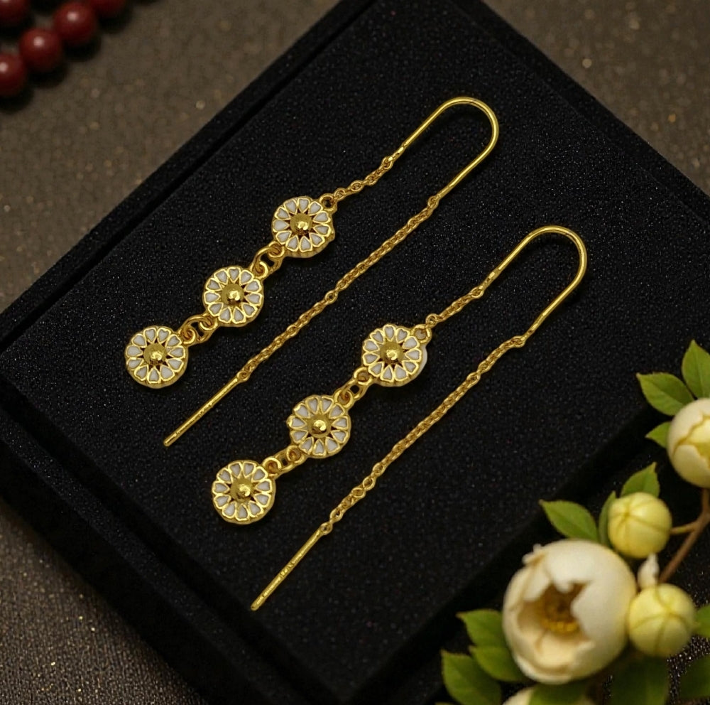 Super søde hvide blomster øreringe 💖 18K forgyldt med hjerter