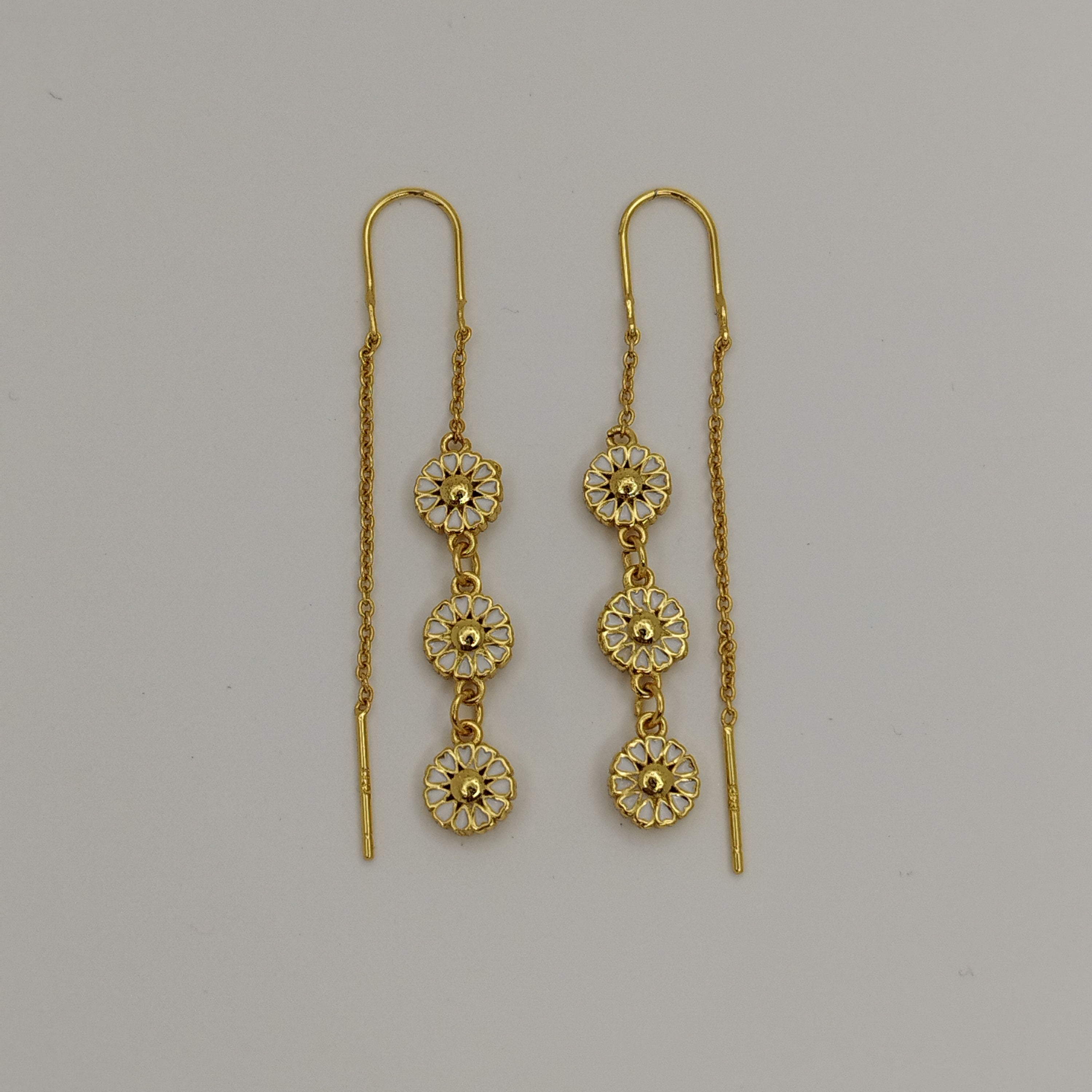 Drop ørering, 3 blomster, hjerter, 18K forgyldt, hvide emalje