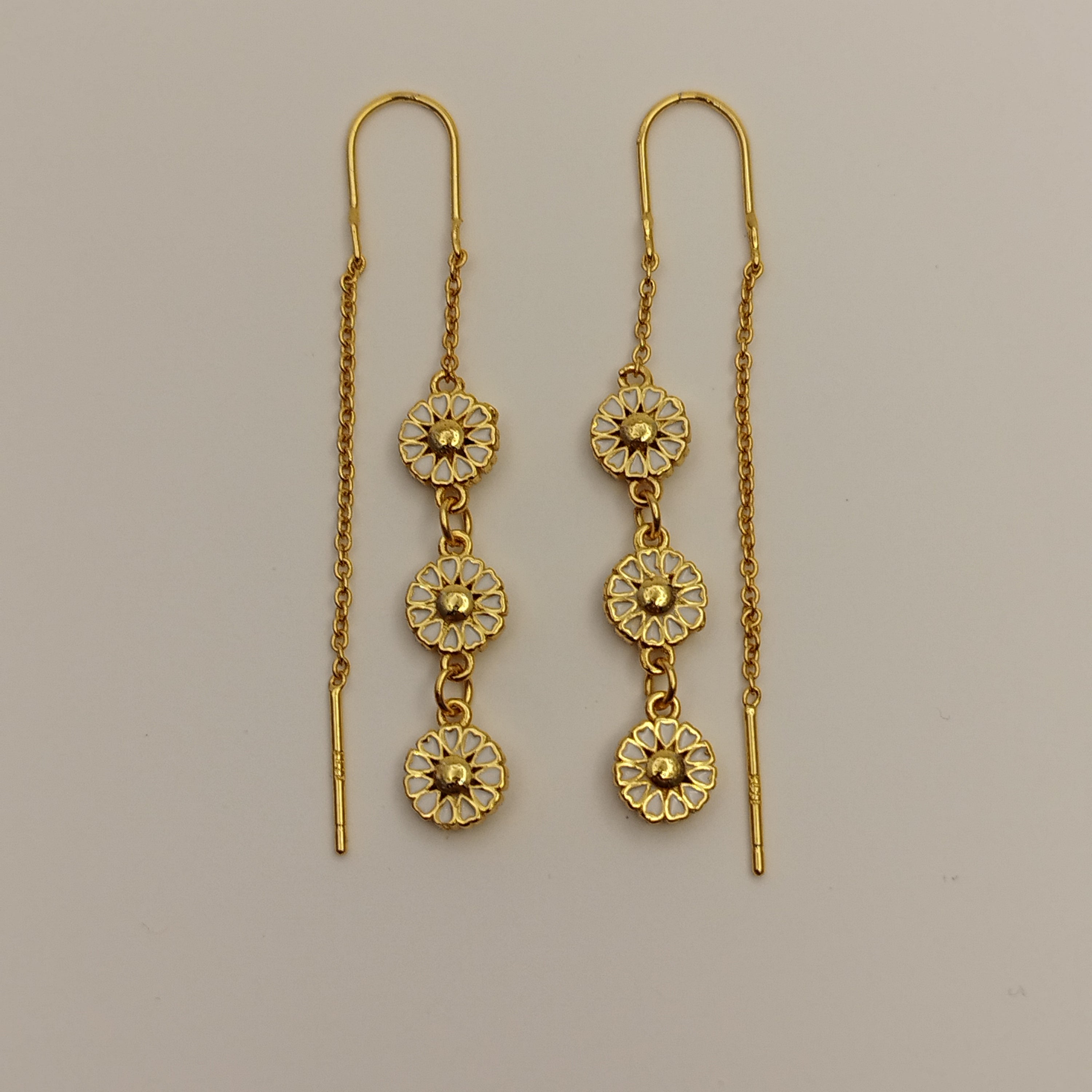 Unikke-Feminine-Drop-orering-3-blomster-hjerter18K-forgyldt-hvide-emalje