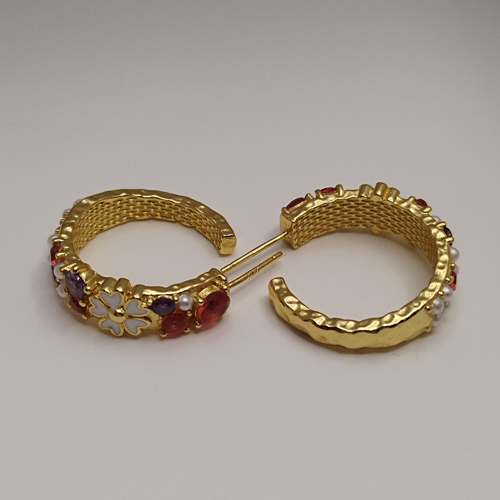 Farverige 18K guldbelagte creoler med grønne blomster og perler – 925 sølvpin