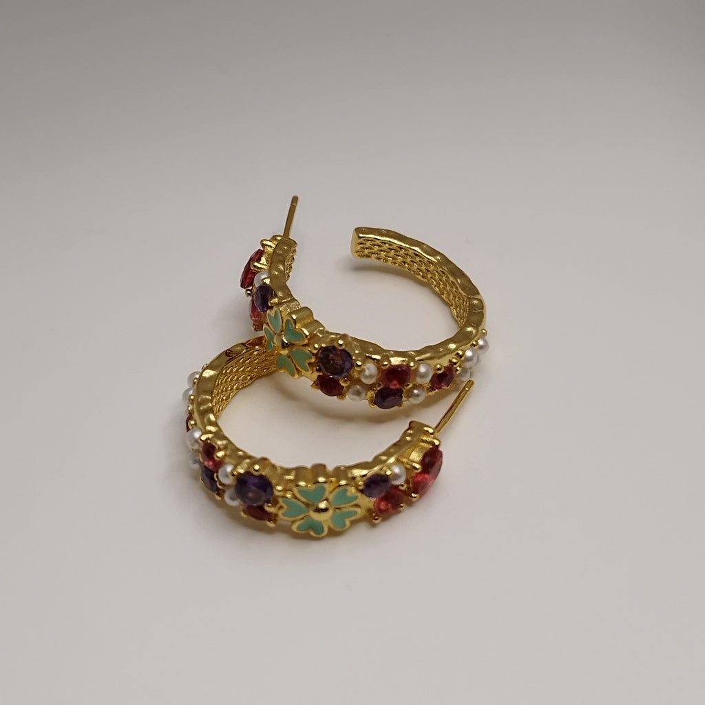 Farverige 18K guldbelagte creoler med grønne blomster og perler – 925 sølvpin