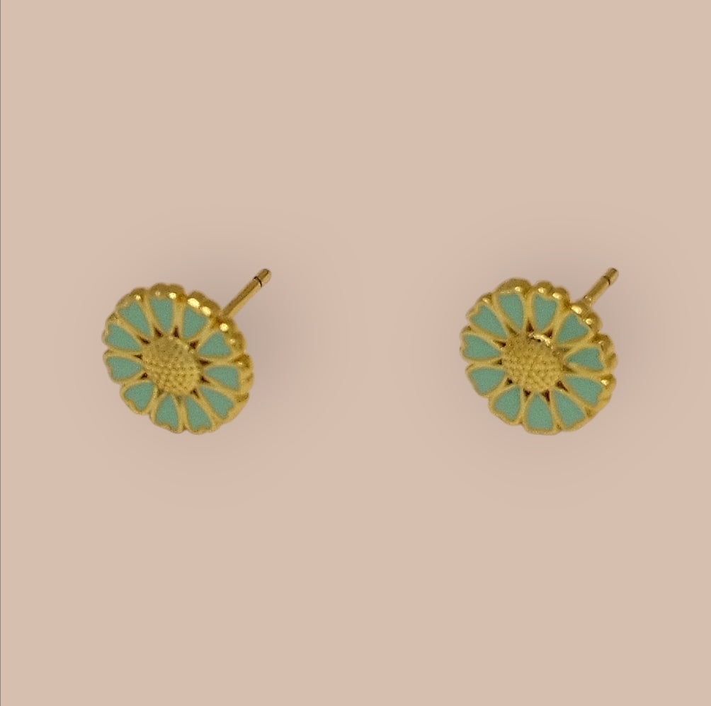 Pastel grønne blomster øreringe med emalje og hjerter, stilfuld og de sødeste! 💚