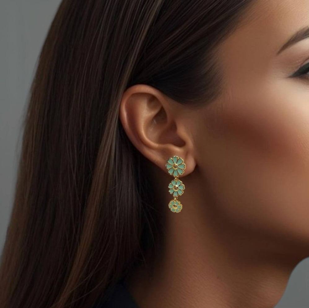 Forgyldte grøn blomst øreringe med emalje, dansk design